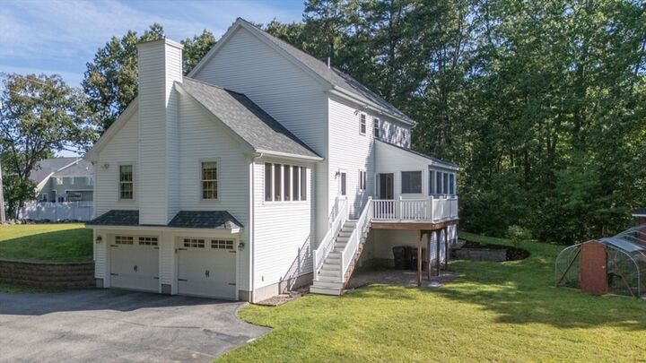 Property Photo:  1101 Methuen St  MA 01826 