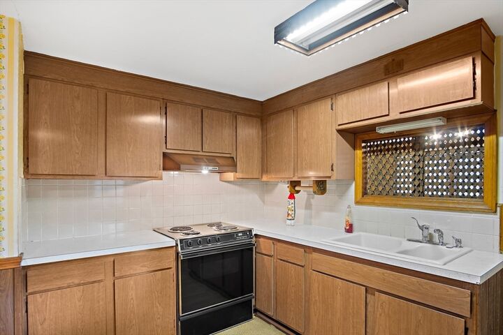 Property Photo:  695 Pearl St  MA 01867 