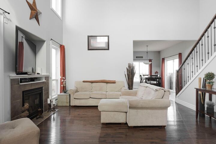 Property Photo: 117 Sandhill Place AB T9K 0S6