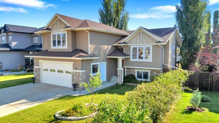 Property Photo: 29 Estella Crescent AB T4L 2P3