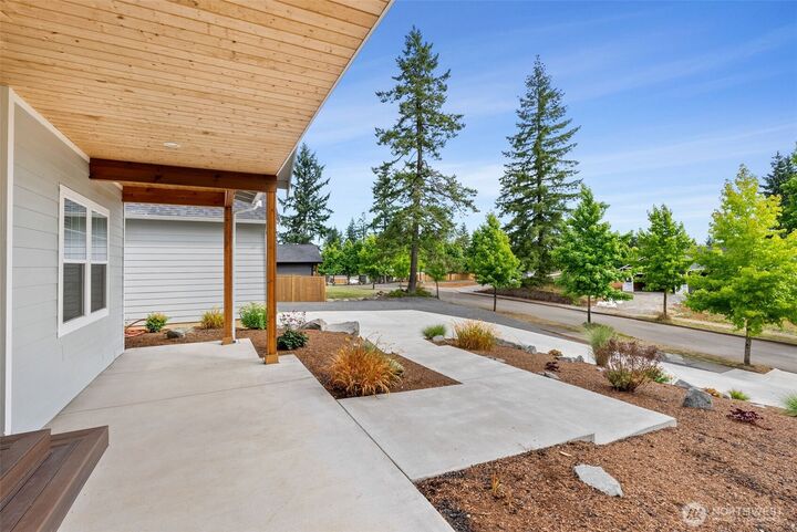 Property Photo:  104  Sequoia Lane  WA 98570 