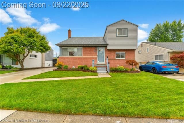 Property Photo: 31244 Stephen Avenue MI 48185