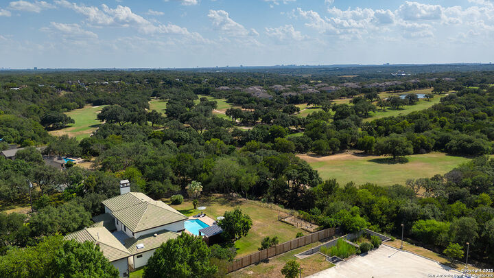 Property Photo:  625 Paseo Canada St  TX 78232 