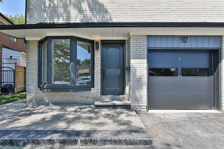 Property Photo:  92 Tanjoe Crescent  ON M2M 1P7 