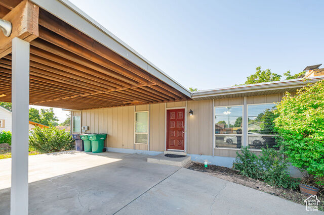 Property Photo:  777 W 300 N  UT 84015 