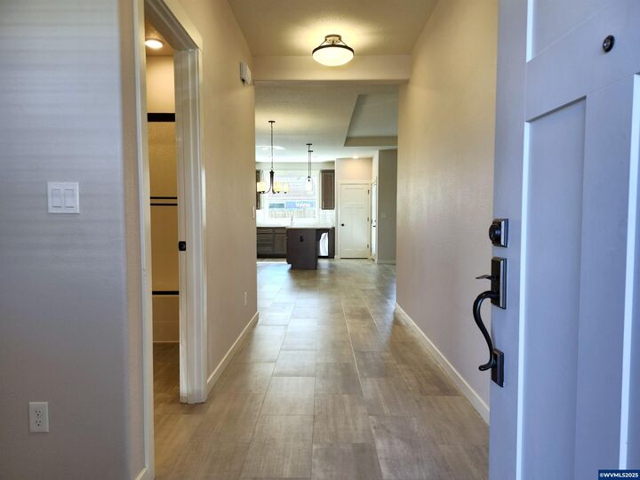 Property Photo: 5162 Gemini Av NE OR 97305