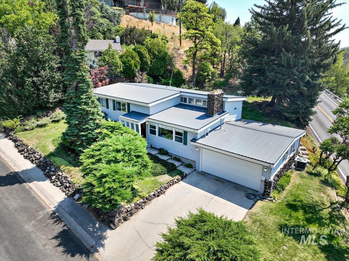 Property Photo:  1005 E Aldape Cove  ID 83712 