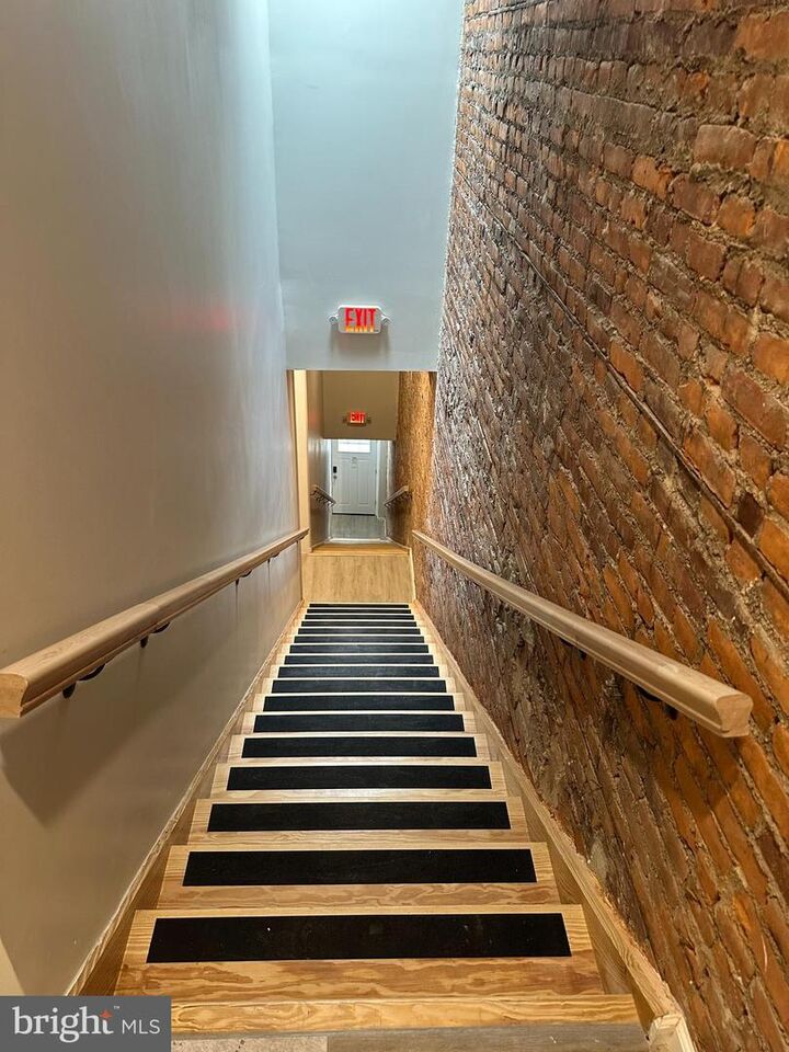 Property Photo: 6035 Germantown Avenue 3R PA 19144