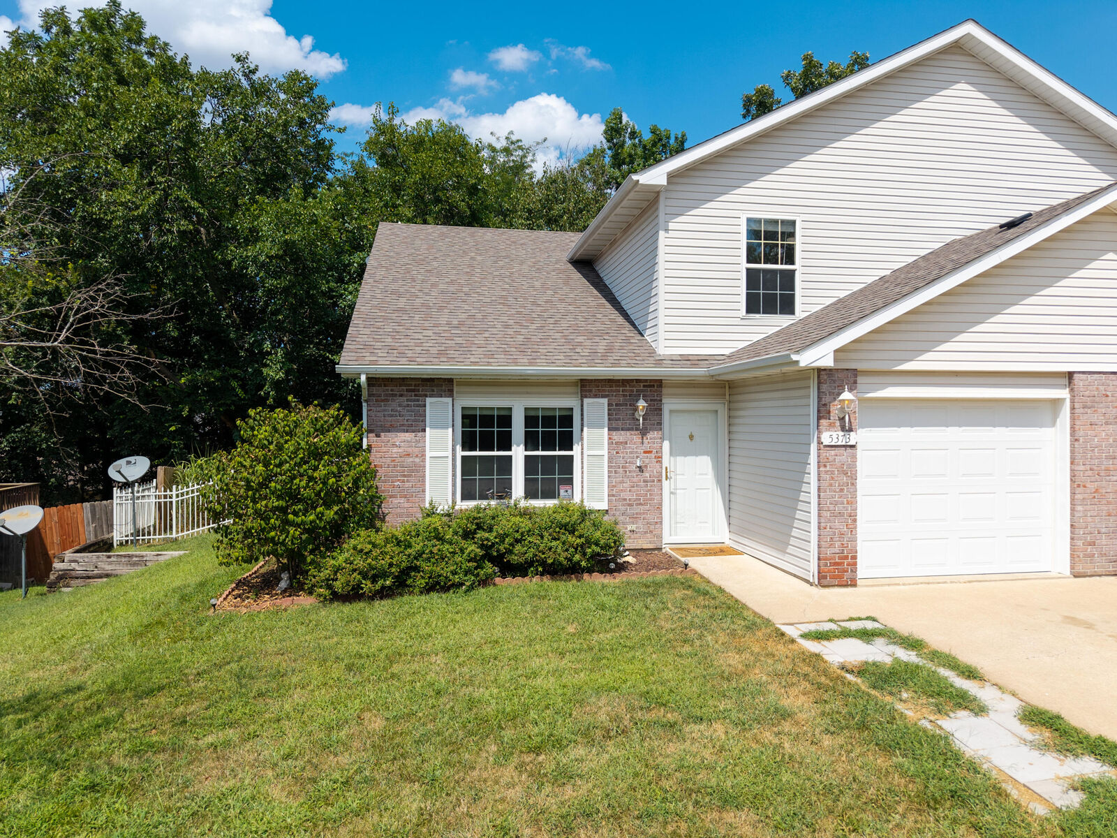 Property Photo:  5373 E Trikalla Dr  MO 65202 