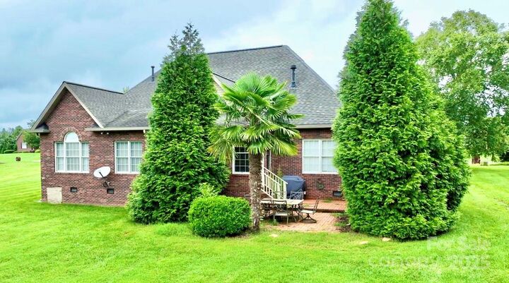 Property Photo: 711 Cedar Hill Drive NC 28152