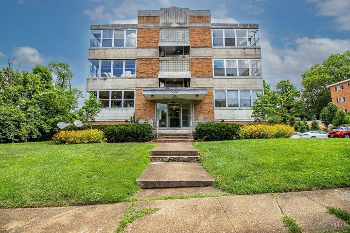 4028 Ledgewood Drive  Cincinnati OH 45229 photo