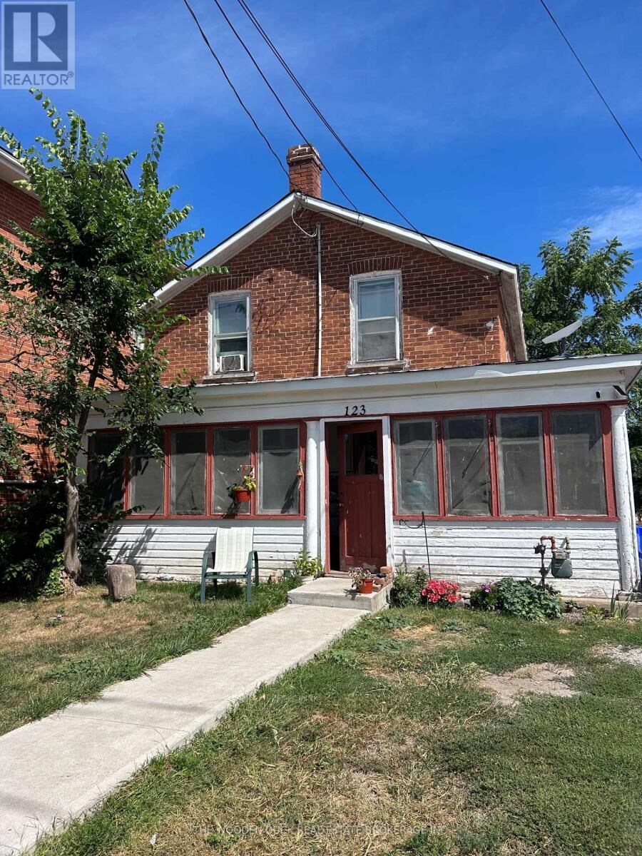 Property Photo:  123 Durham Street South  ON K0K 2K0 