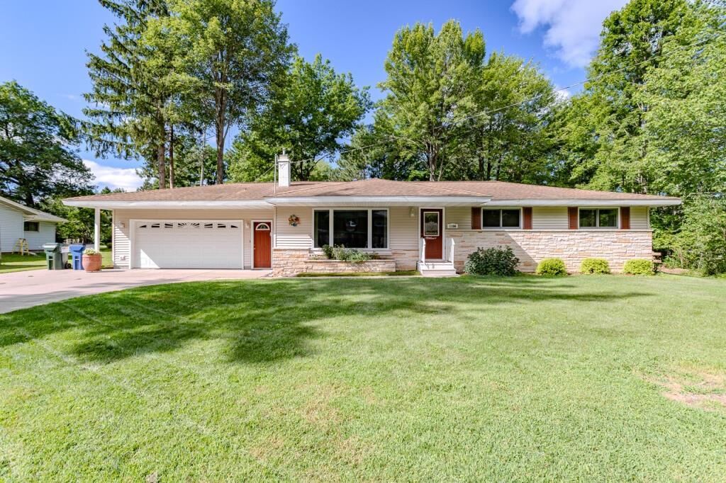 Property Photo: 1106 Woodward Avenue WI 54474