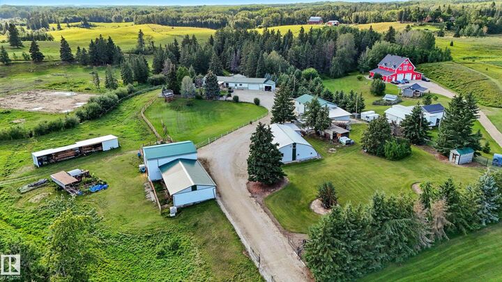 Photo de la propriété:  53110 Rge Road 12  AB T7Y 2T1 