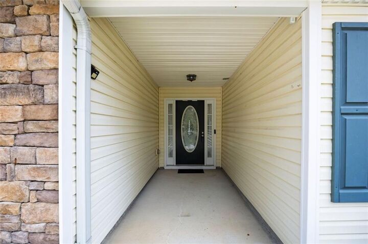 Property Photo:  111 W Skyline View  GA 30157 