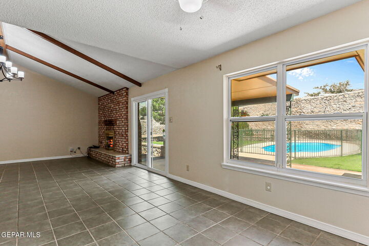 Property Photo: 408 Los Seris Place TX 79912