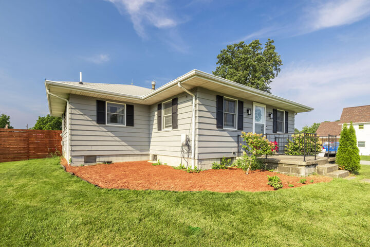 Property Photo: 407 Roseberry Street IN 46341