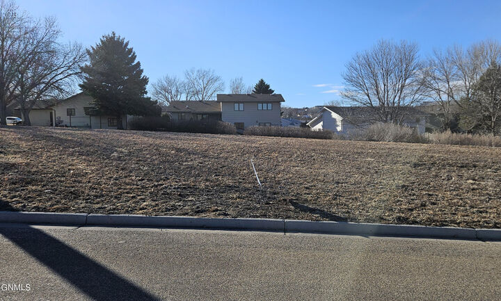 Property Photo:  1942 26th Street N  ND 58501 