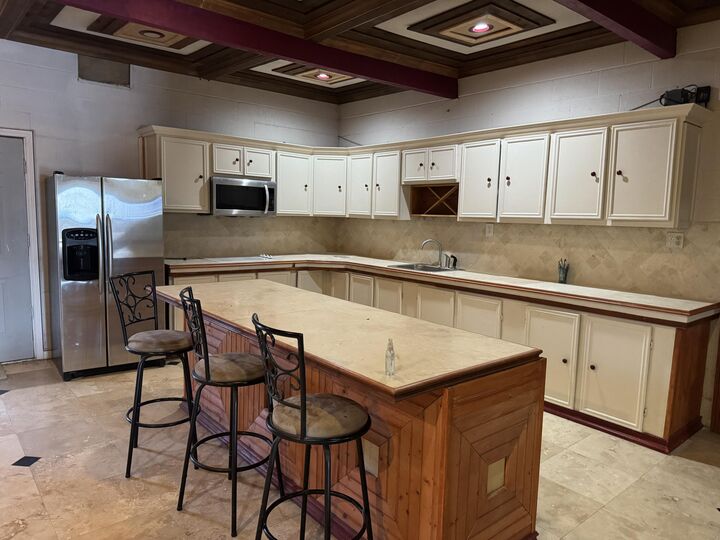 Property Photo: 1615 10th Street TX 79381