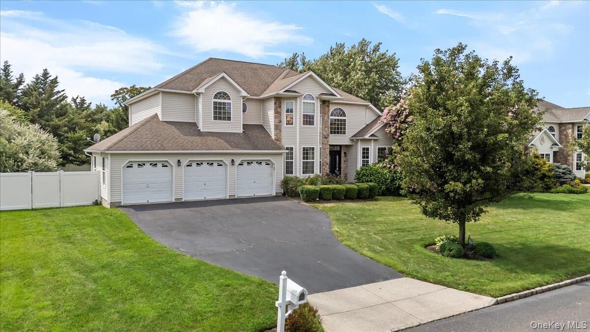 Property Photo:  23 Island Trail  NY 11766 