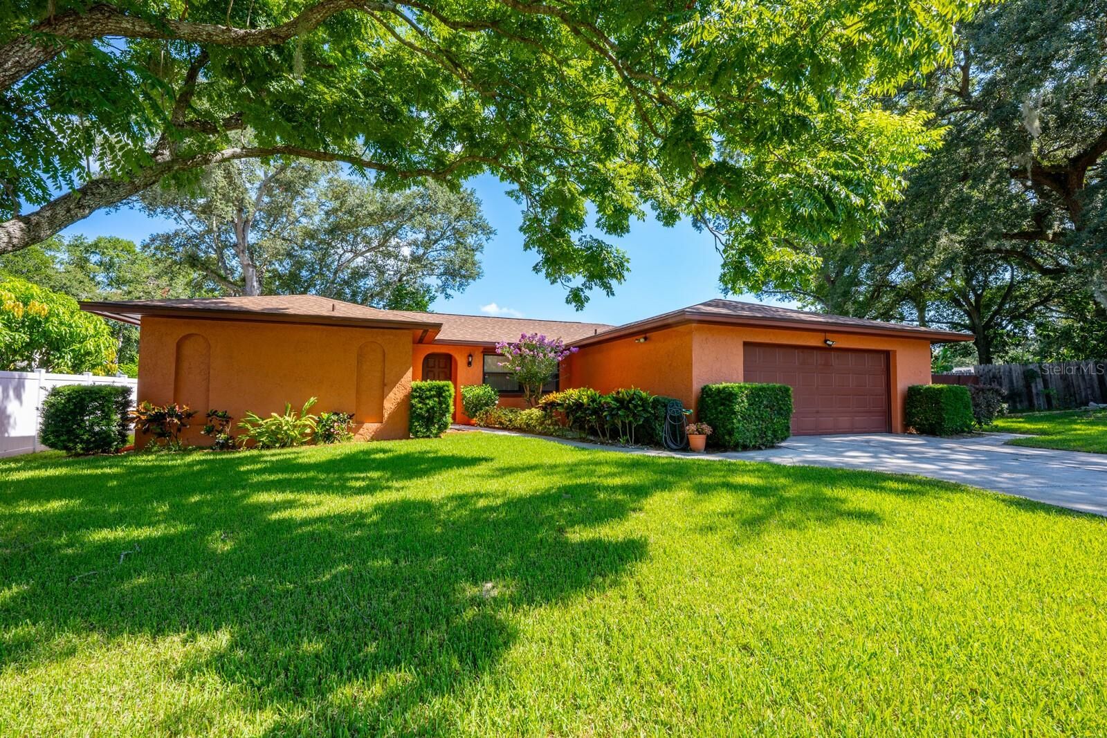 Property Photo: 625 Mockingbird Lane FL 32714