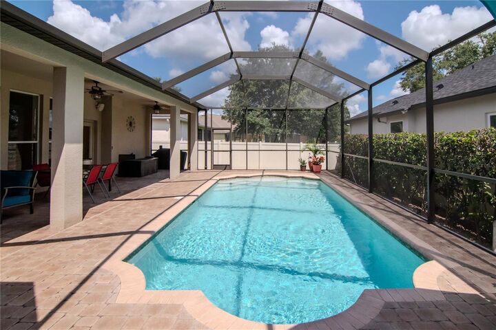 Property Photo:  7204 Derwent Glen Circle  FL 34637