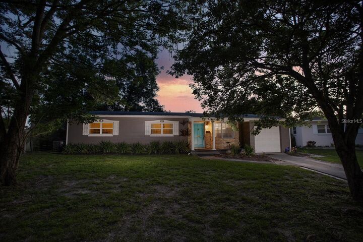 Property Photo: 724 Braidwood Lane FL 32803