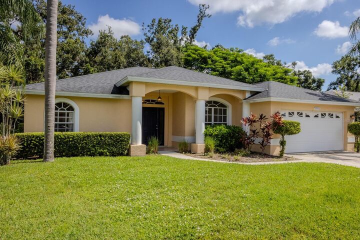 Property Photo: 2866 56th Avenue Circle E FL 34203