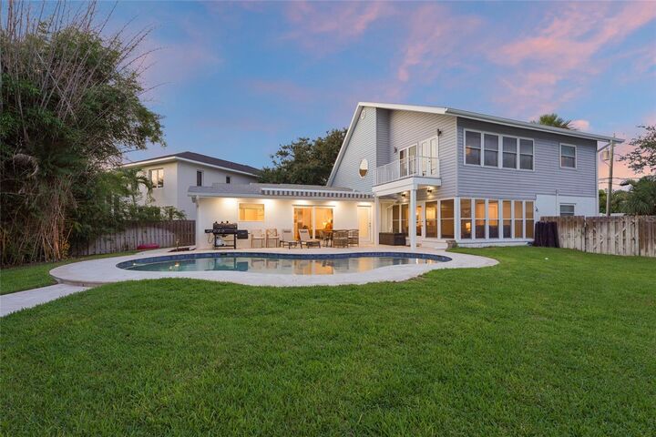 Property Photo: 430 Island Circle FL 34242