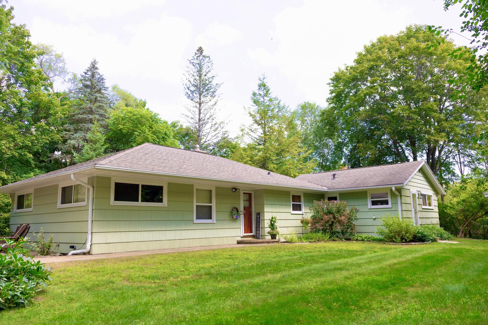 Property Photo: 11966 N Springdale Ct WI 53092