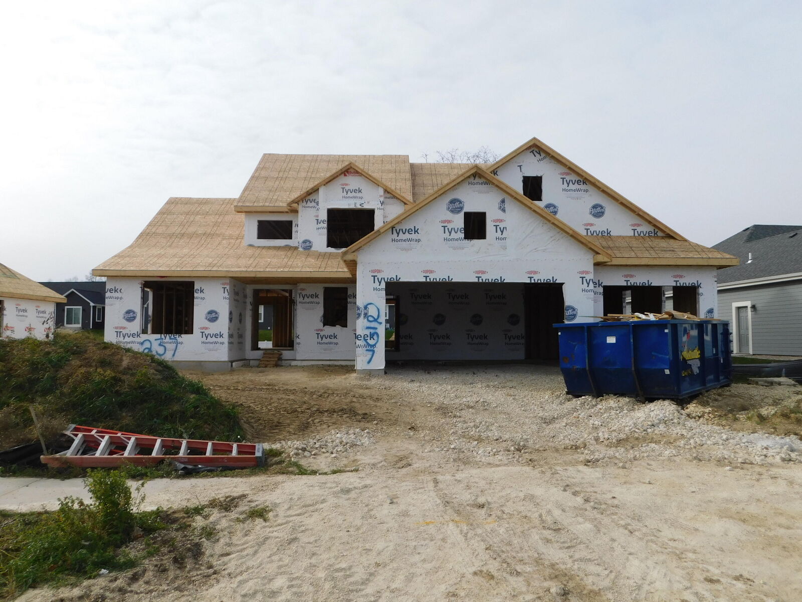 Property Photo:  237 Mulberry Ln  WI 53024 