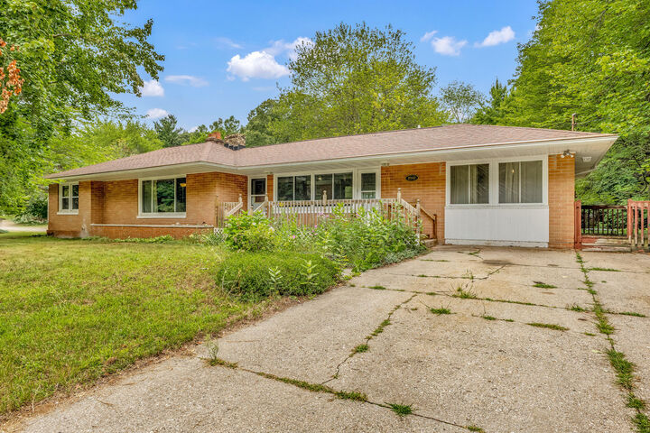 Property Photo:  2942 W McKinley Road  MI 49452 