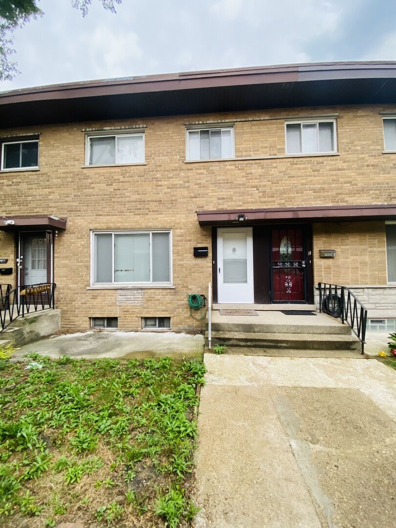 Property Photo:  10055 Frontage Road F  IL 60077 