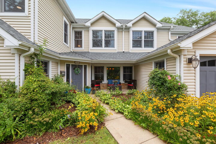 Property Photo: 2114 Prairie Street IL 60025