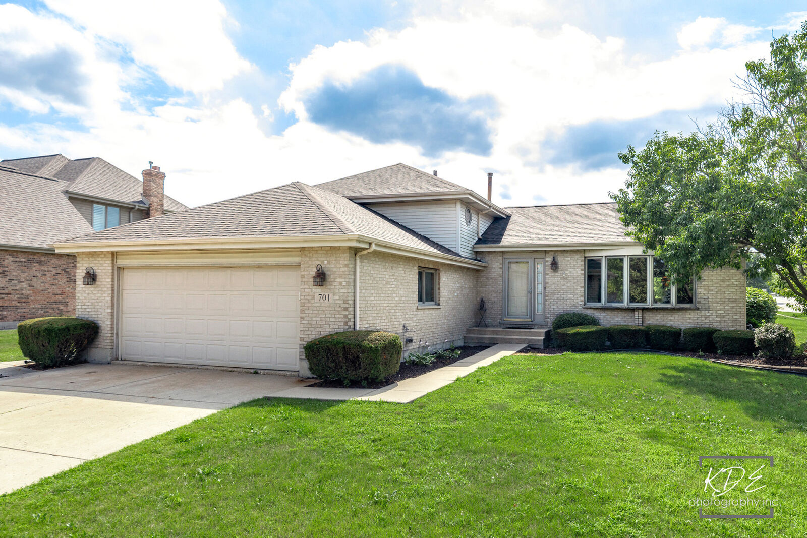 Property Photo: 701 Bishops Gate IL 60451