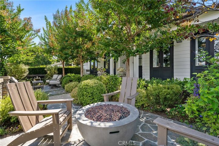 Property Photo: 539 San Bernardino Avenue CA 92663