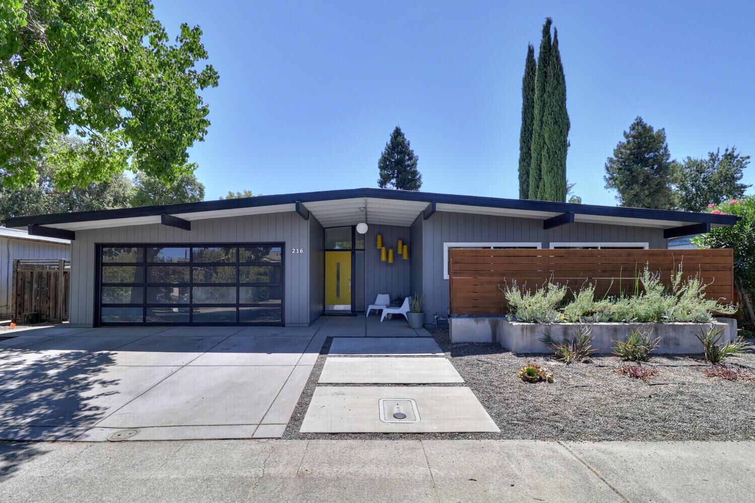 Property Photo: 216 Luz Place CA 95616