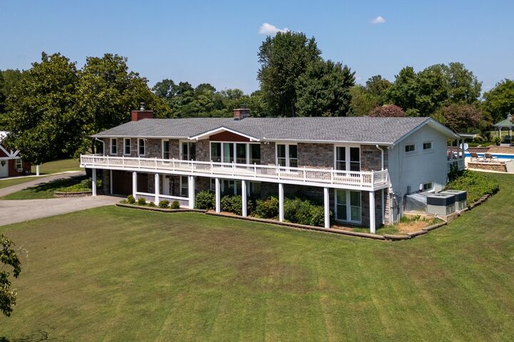 Property Photo: 344 Peach Valley Rd TN 37066