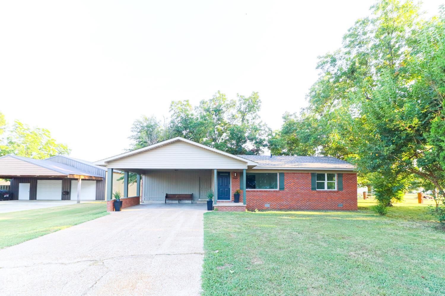 Property Photo: 1176 Midway Road AR 72433