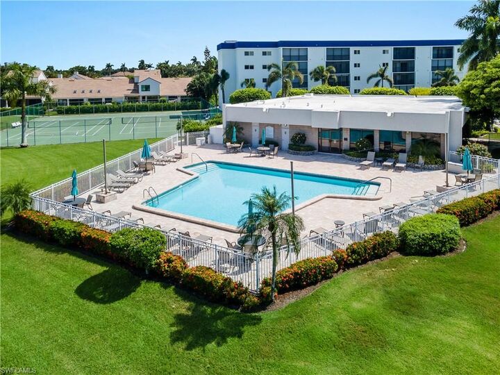 Property Photo: 555 Park Shore Dr B513 FL 34103