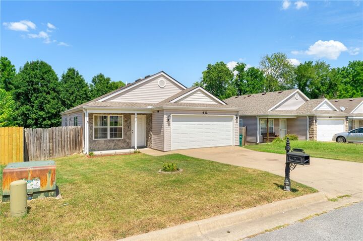Property Photo: 612 Meadow Brook Court AR 72722