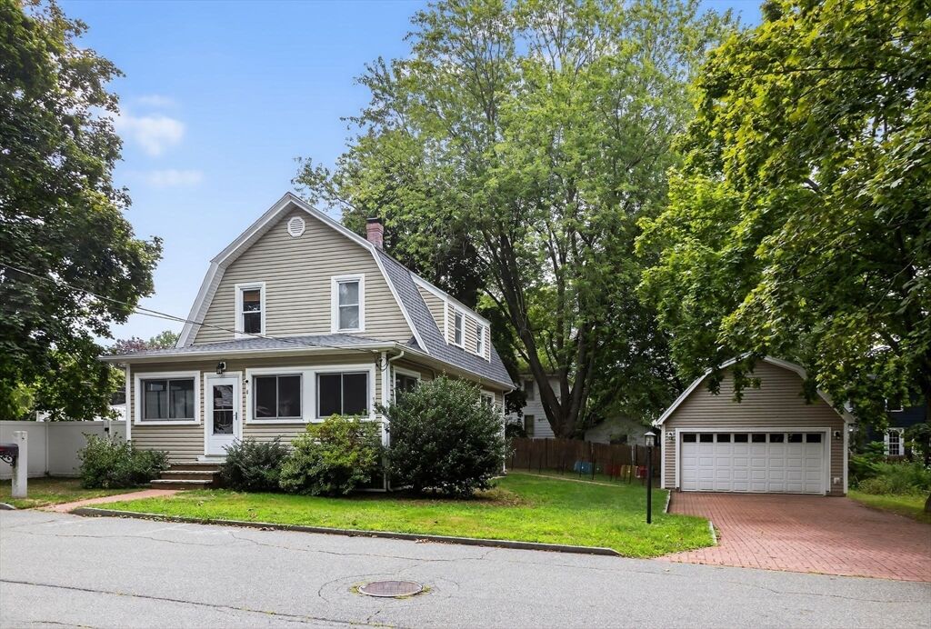 Property Photo:  8 Corthell Rd  MA 01862 