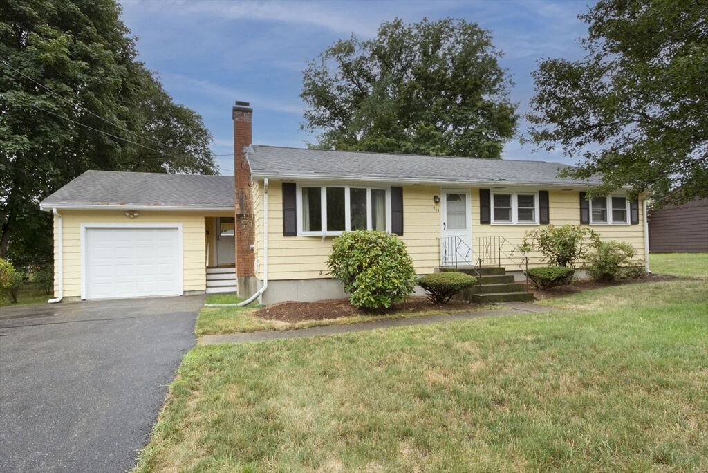 Property Photo: 463 Farm Rd MA 01752