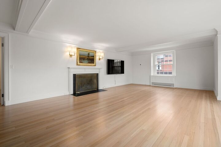 Property Photo:  192 Commonwealth Ave 6  MA 02116 