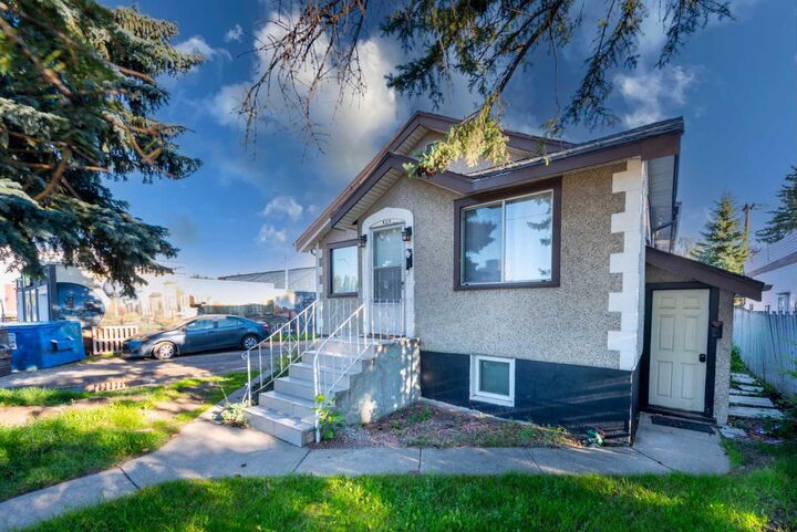 Photo de la propriété: 424 8 Avenue NE AB T2E 0R2