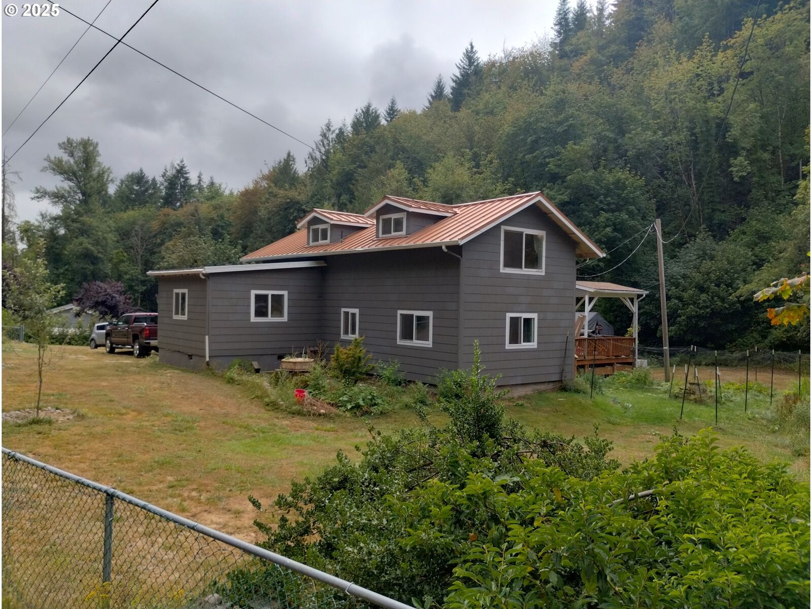 Property Photo:  711 Bennett Creek Rd  OR 97424 