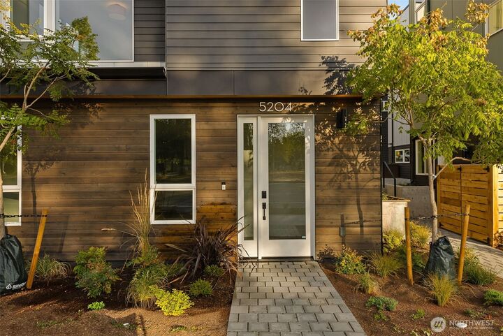 Property Photo: 5204 Sand Point Way NE WA 98105