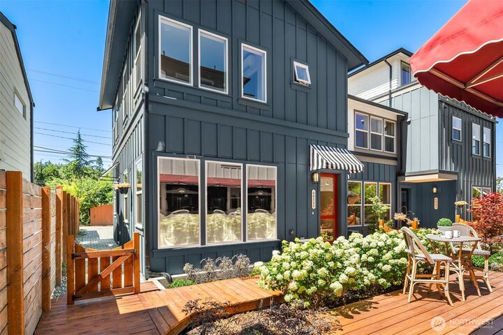 Property Photo: 5033 25th Avenue SW C WA 98106