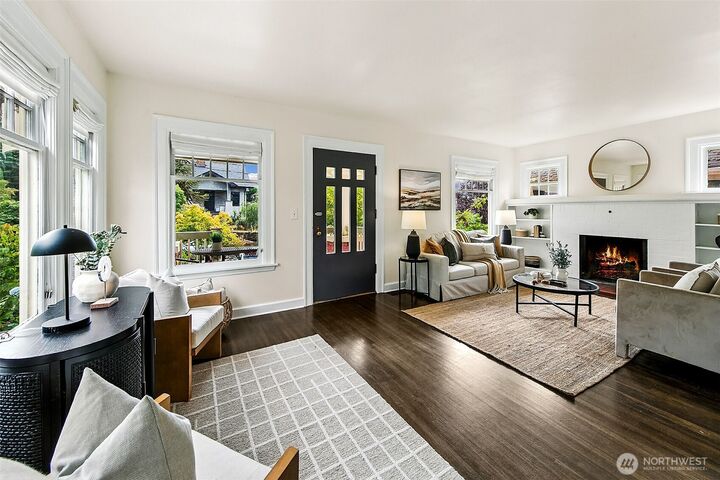 Property Photo: 4233 Corliss Avenue N WA 98103