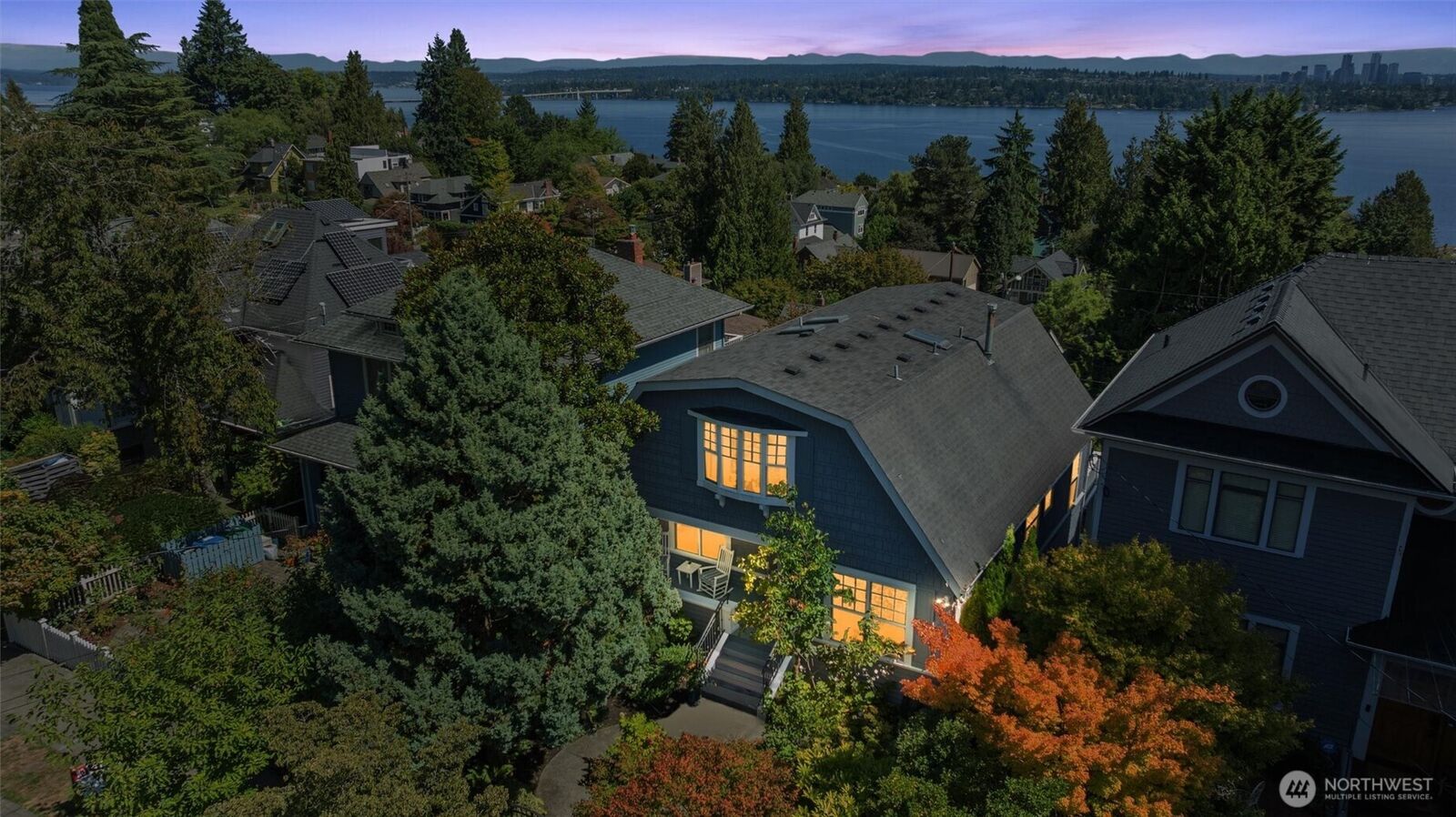 Property Photo:  1612  37th Avenue  WA 98122 